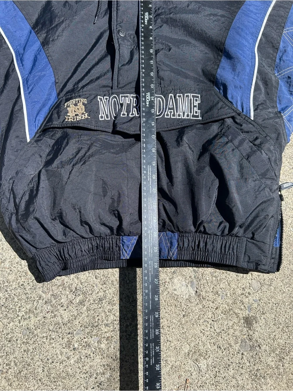 Vintage 90’s STARTER Black and Navy Notre Dame Pullover Puffer Jacket